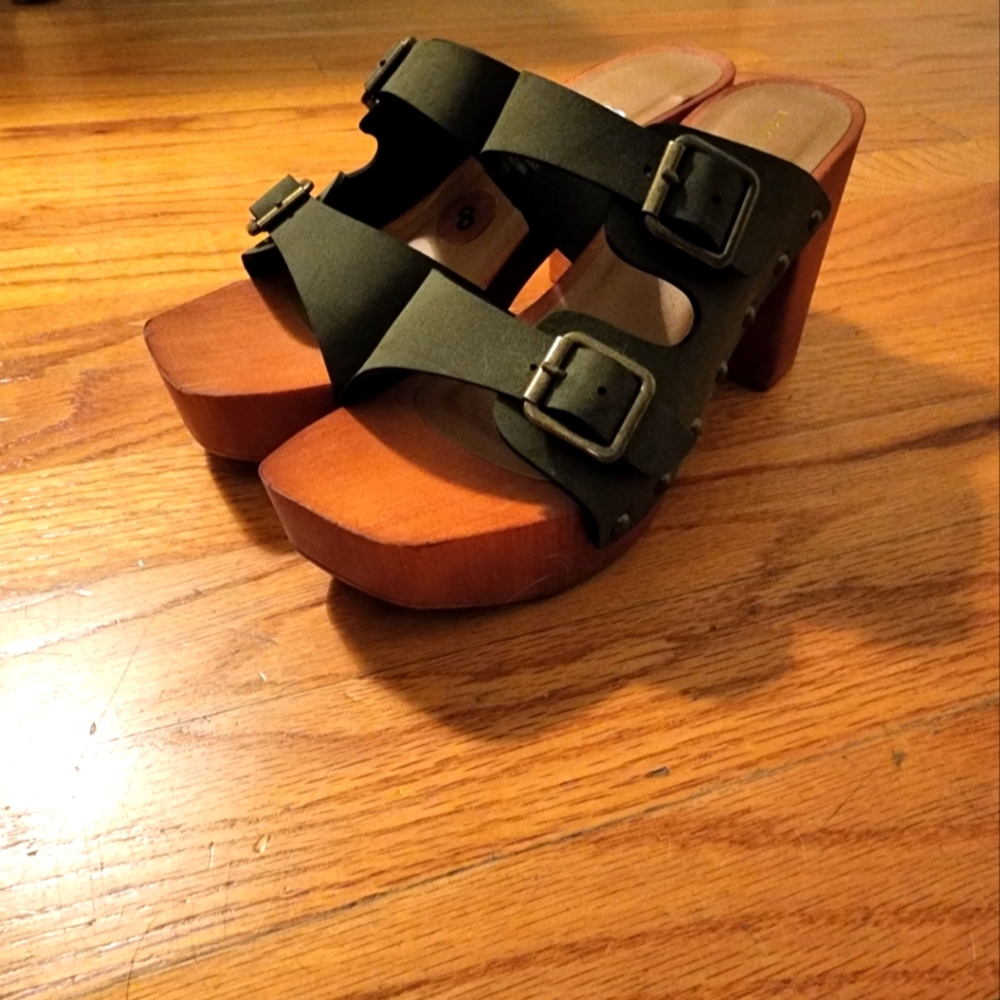 Wooden sandal heel